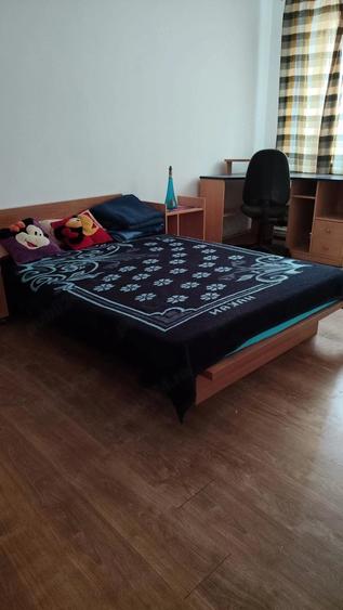 Apartament cu 3 camere semidecomandat în Ozana