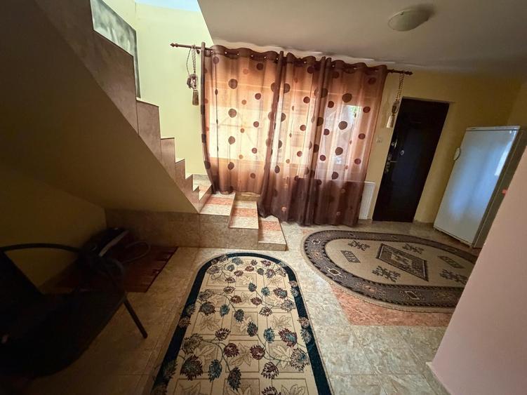 Casă individuală cu 16 camere cu Garaj în Spătaru