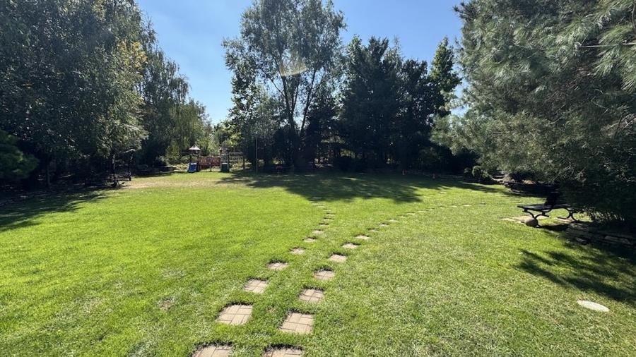Apartament cu 3 camere semidecomandat, mobilat în Iancu Nicolae