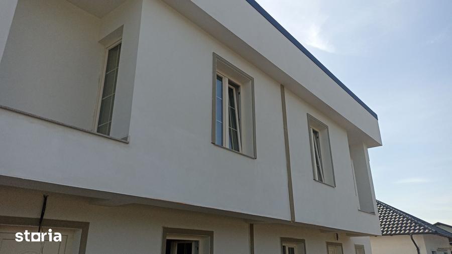 Casă cu 5 camere cu Teren 7200 Mp în Mihai Eminescu