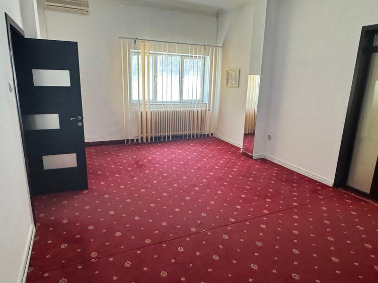 Casă individuală cu 4 camere cu Canalizare în Vatra Luminoasă