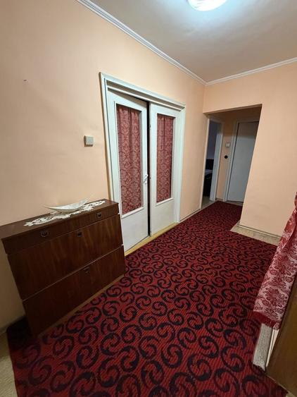 Apartament cu 3 camere decomandat în Rogerius