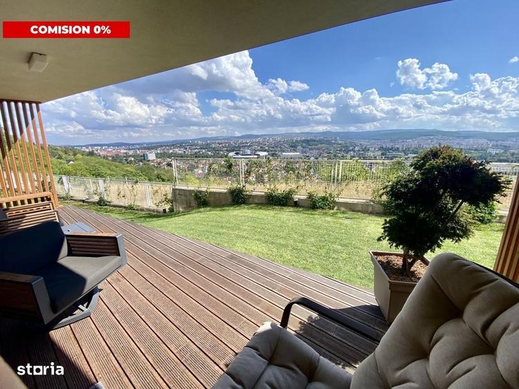 Apartament cu 3 camere semidecomandat în Ciupercenii Noi