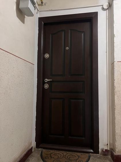 Apartament cu 3 camere decomandat în Exterior Vest