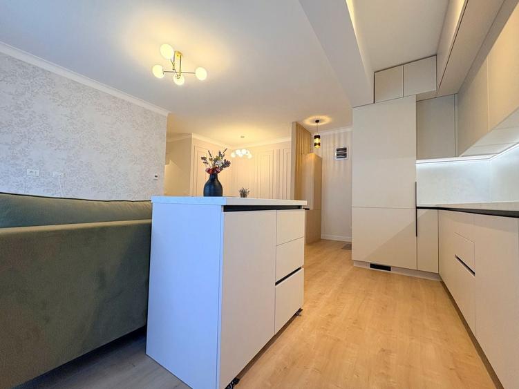 Apartament cu 3 camere decomandat, mobilat în Aradului