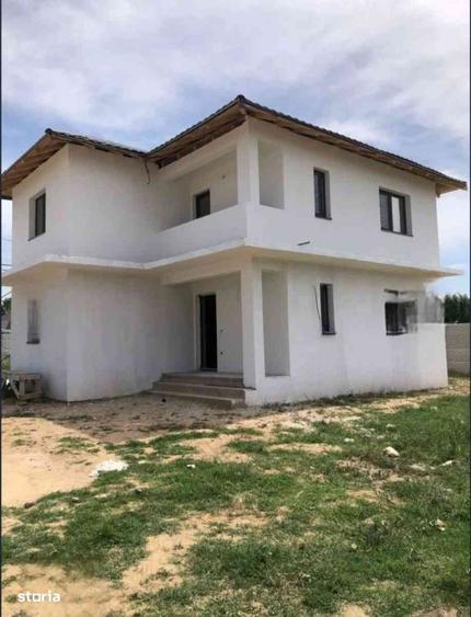 Casă cu 4 camere în Preajba