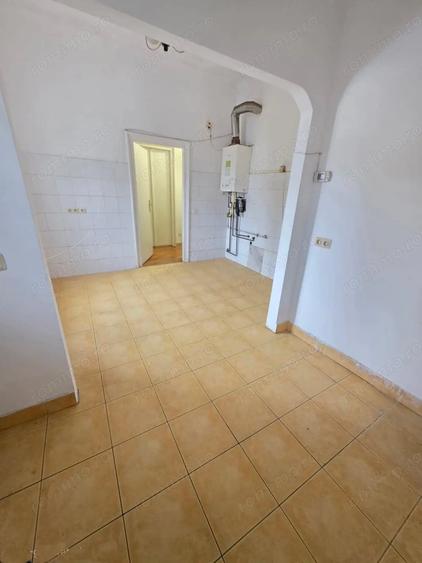 Casă cu 5 camere cu Teren 549 Mp în Ultracentral