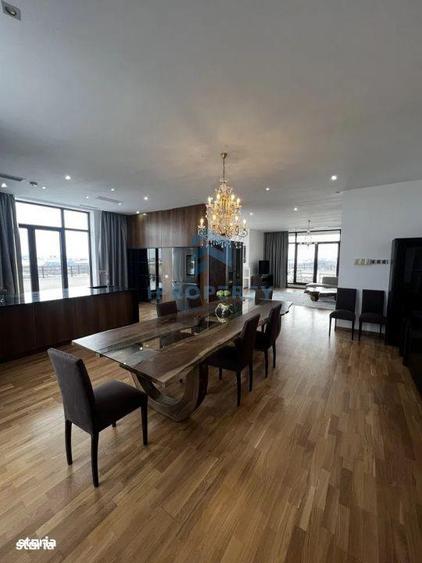 Apartament cu 5 camere în Central