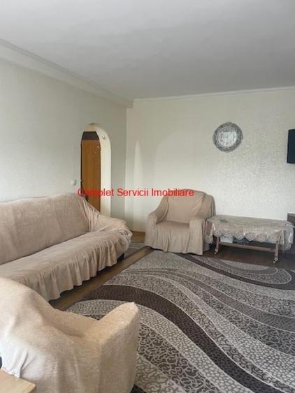 Apartament cu 3 camere în Drumul Taberei