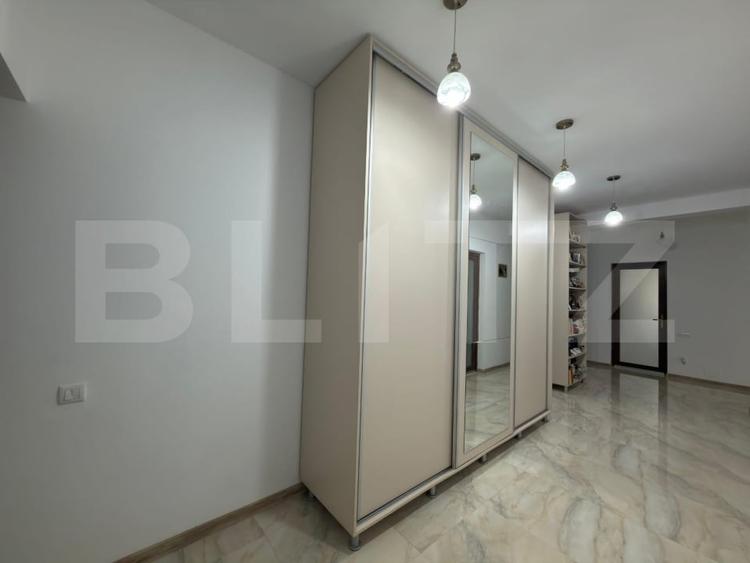 Casă individuală cu 5 camere cu Canalizare în Exterior Est