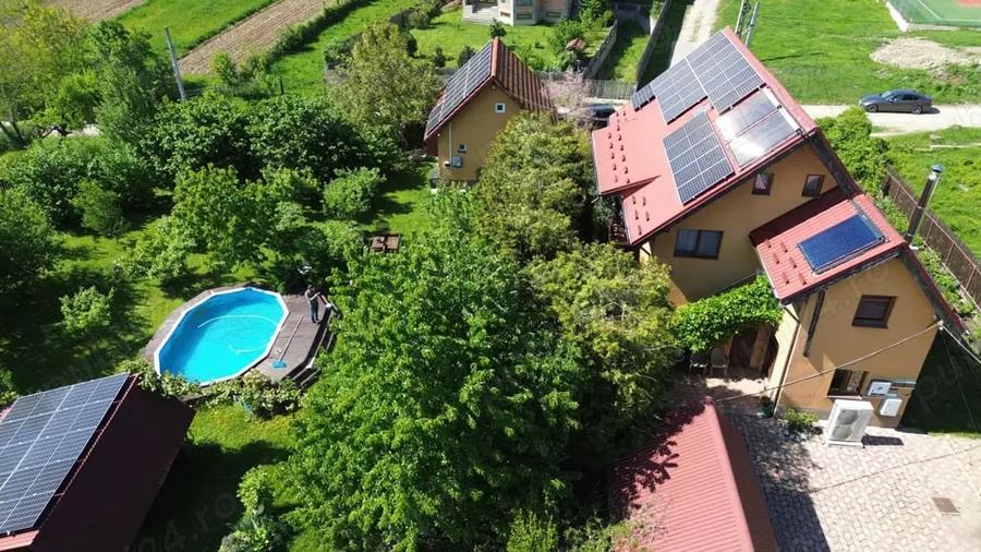 Casă cu 6 camere cu Teren 1500 Mp în Racovița