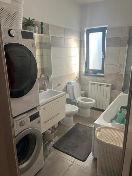 Casă individuală cu 4 camere cu Canalizare în Miroslava