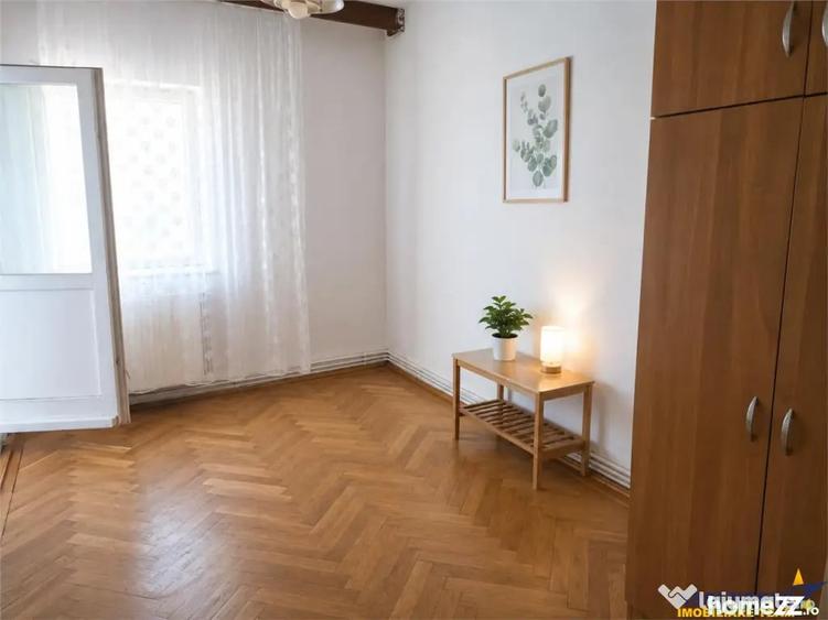 Apartament cu 3 camere decomandat în Drumul Poienii