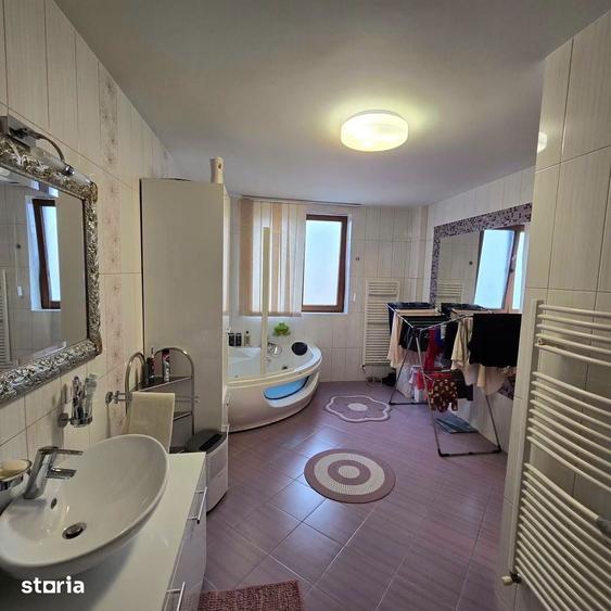 Apartament cu 4 camere în Ultracentral