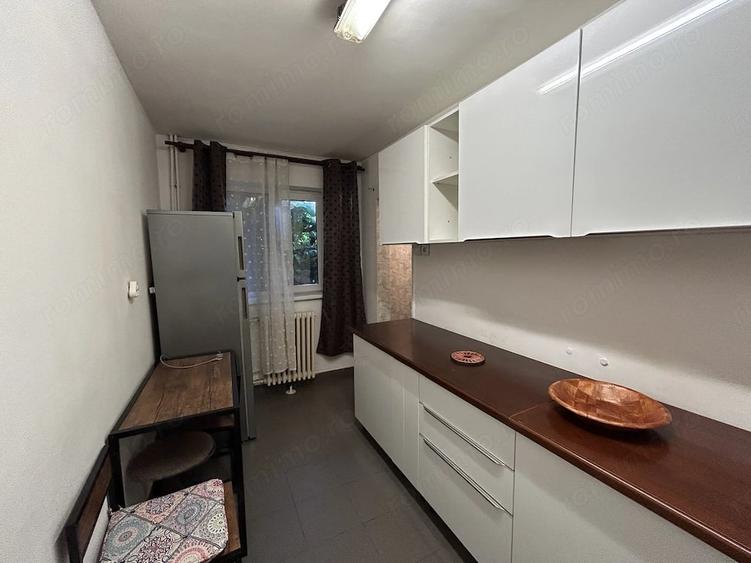 Apartament cu 2 camere decomandat în Confecții