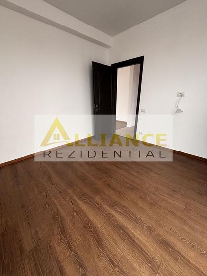 Casă individuală cu 4 camere cu Canalizare în Berceni