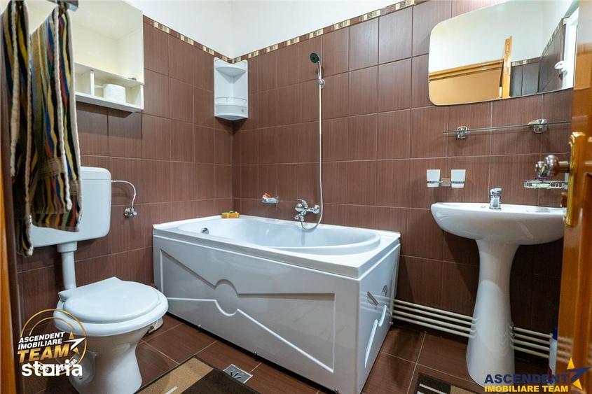 Casă cu 5 camere cu Teren 1700 Mp în Mereni