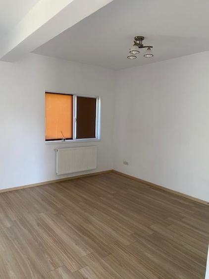 Duplex cu 4 camere cu Canalizare în Dumbrăvița