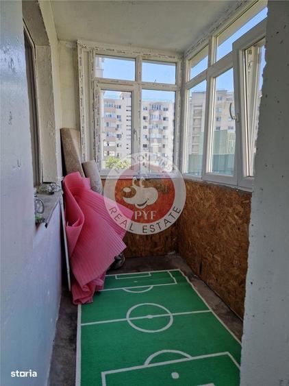 Apartament cu 3 camere decomandat în Vitan