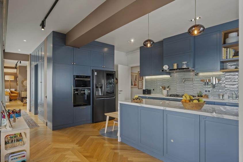 Apartament cu 4 camere, mobilat în Barbu Văcărescu