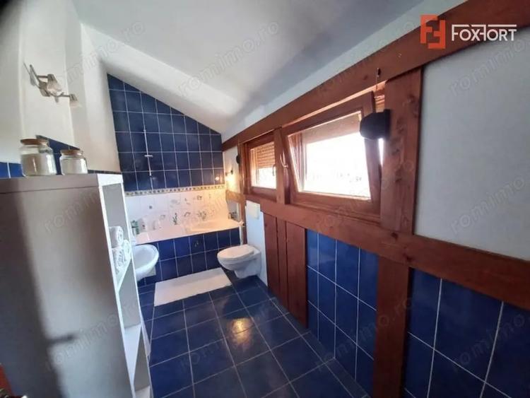 Casă cu 8 camere cu Teren 225 Mp în Ghiroda