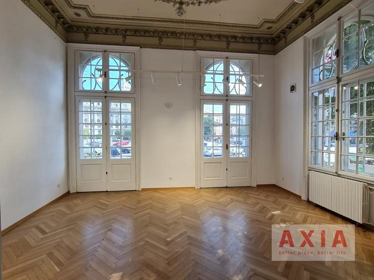 Casă cu 10 camere cu Canalizare în P-ța Romană