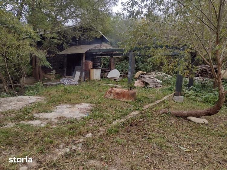 Casă cu 2 camere cu Teren 713 Mp în Petros