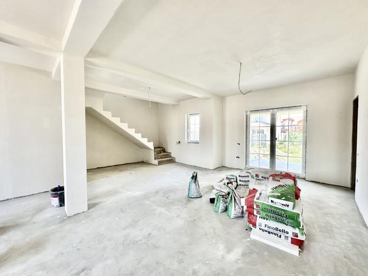 Duplex cu 3 camere cu Canalizare în Moșnița Nouă
