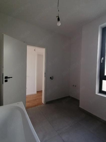 Casă cu 4 camere cu Teren 272 Mp în Moșnița Nouă