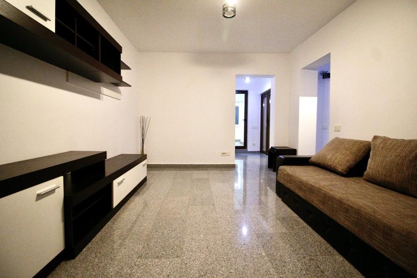 Apartament cu 2 camere semidecomandat, mobilat în Ultracentral
