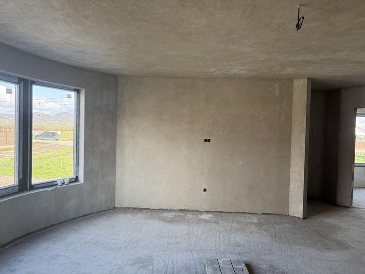 Casă cu 4 camere în Central