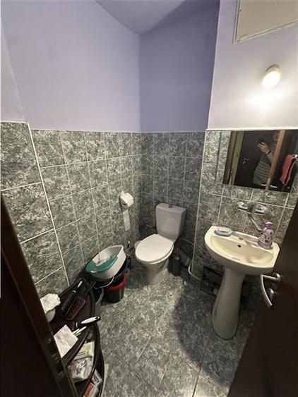 Apartament cu 3 camere decomandat, mobilat în Aradului