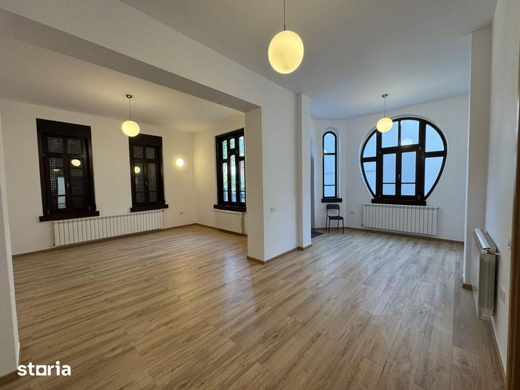 Casă cu 6 camere cu Teren 1000 Mp în Central