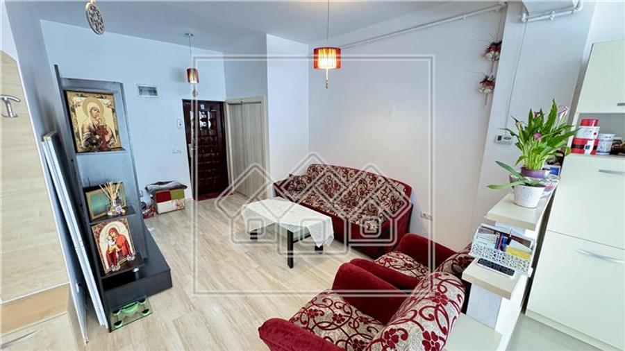 Apartament cu 3 camere nedecomandat în Turnișor