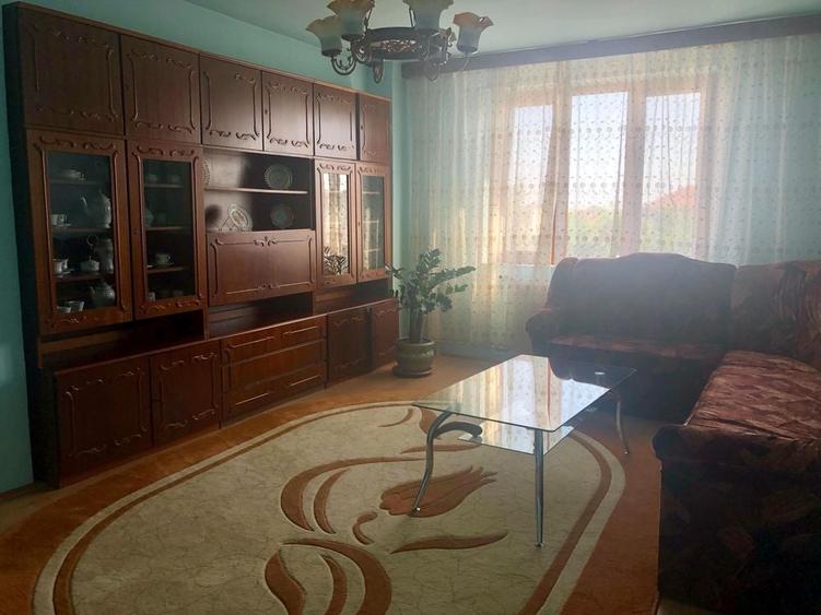 Apartament cu 4 camere decomandat în Mircea cel Bătrân