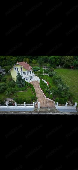 Casă cu Teren 1250 Mp în Corunca