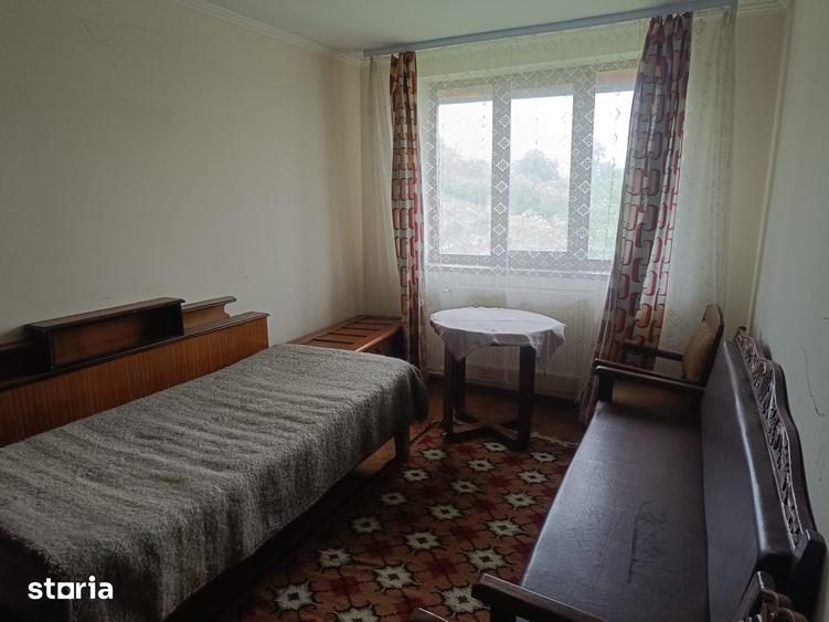 Casă cu 8 camere cu Teren 1584 Mp în Central