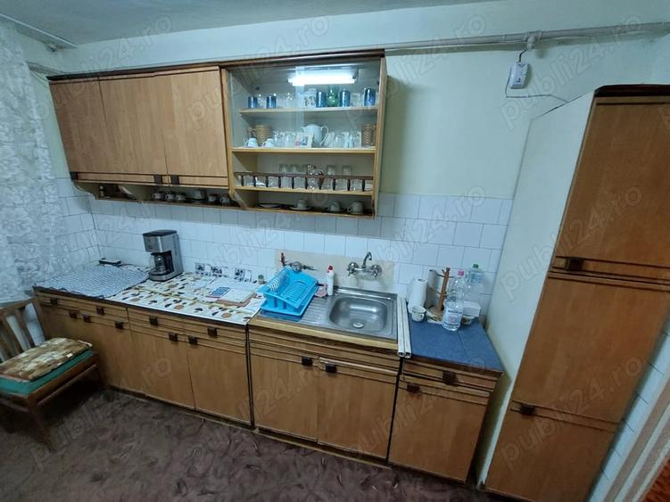 Apartament cu 3 camere semidecomandat în Sud