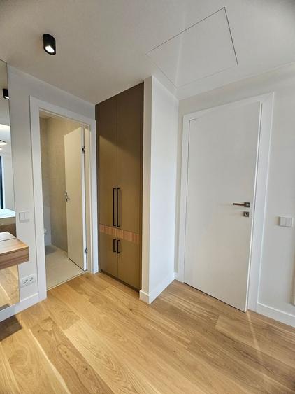 Apartament cu 3 camere decomandat în Băneasa