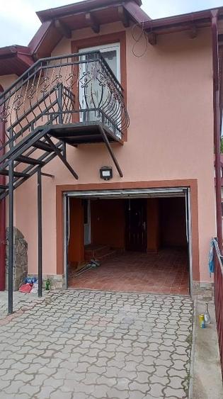 Casă individuală cu 3 camere cu Canalizare în Grivița