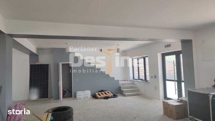 Spațiu comercial, de 386 mp, în Bălteni