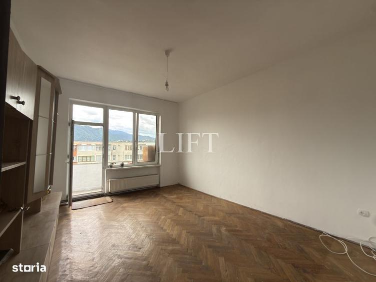 Apartament cu 2 camere decomandat în Tractorul