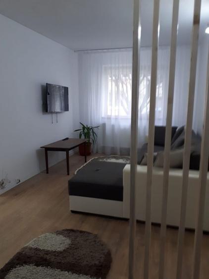 Apartament cu 3 camere decomandat în Petru Rareș