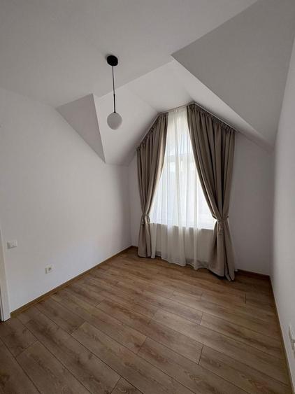 Casă cu 4 camere cu Teren 461 Mp în Bunloc