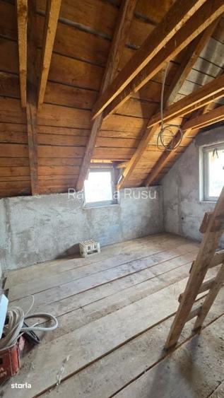 Casa cu mansarda in Paulesti teren 863 mp