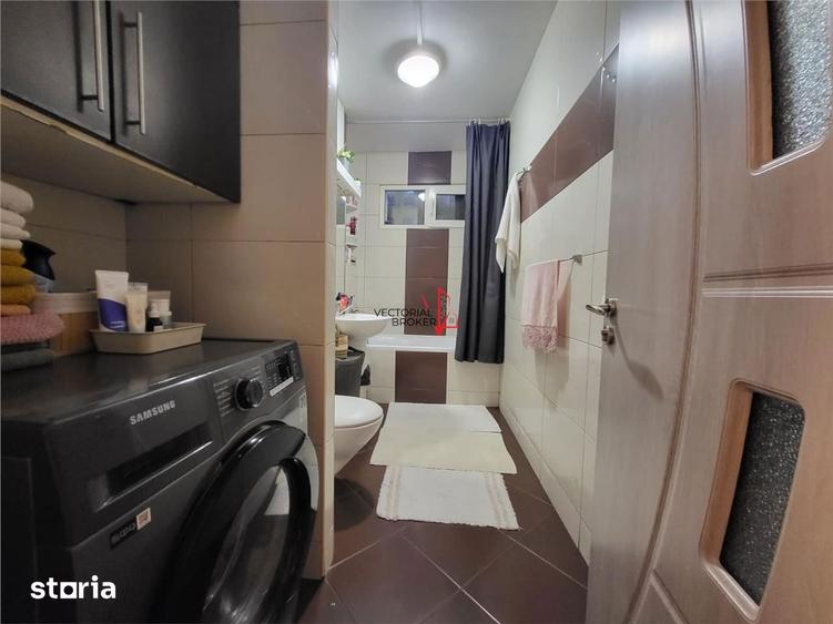 Apartament cu 4 camere semidecomandat, mobilat în Berceni