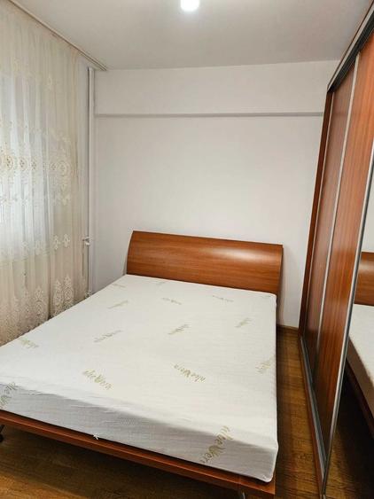 Apartament cu 3 camere decomandat în Nanov