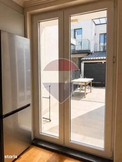 Casa / Vila de vanzare Tunari - 16