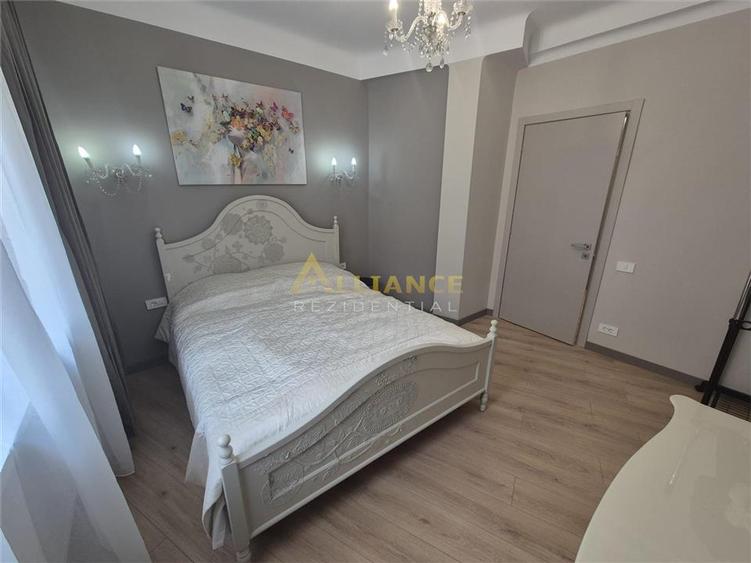 Apartament cu 2 camere decomandat în Universitate