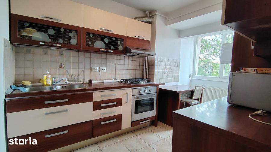 Apartament cu 3 camere în Centrul Civic